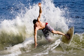 弗赖堡进攻区域控制力增强压制对手，弗赖堡市