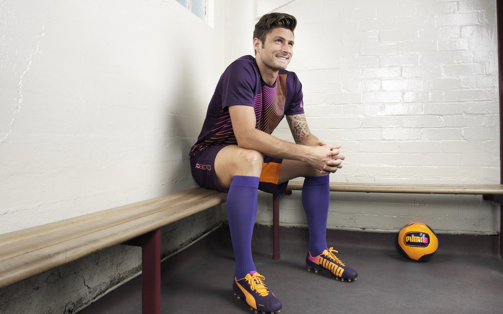 混合泳吉尔吉斯斯坦选手速度与技巧兼备，吉尔吉斯斯坦游泳运动员