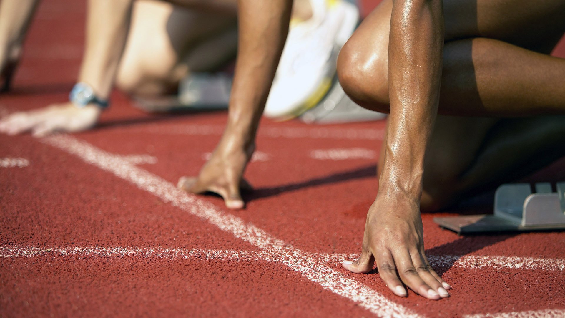 简：迅速的边路突破给全黑队带来更多得分机会